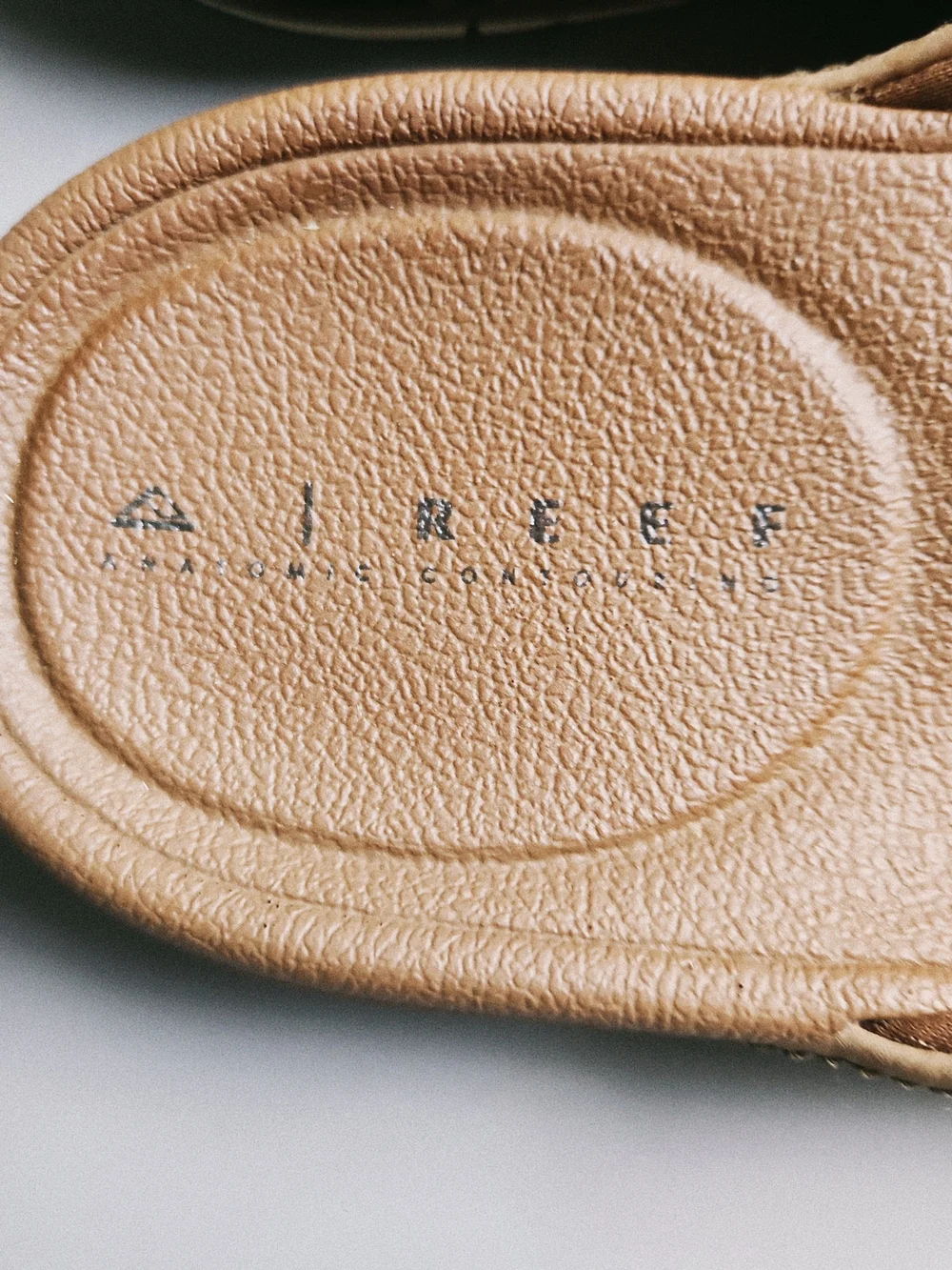 Reef Men's Phantom Bonzer Tan Flip-Flops